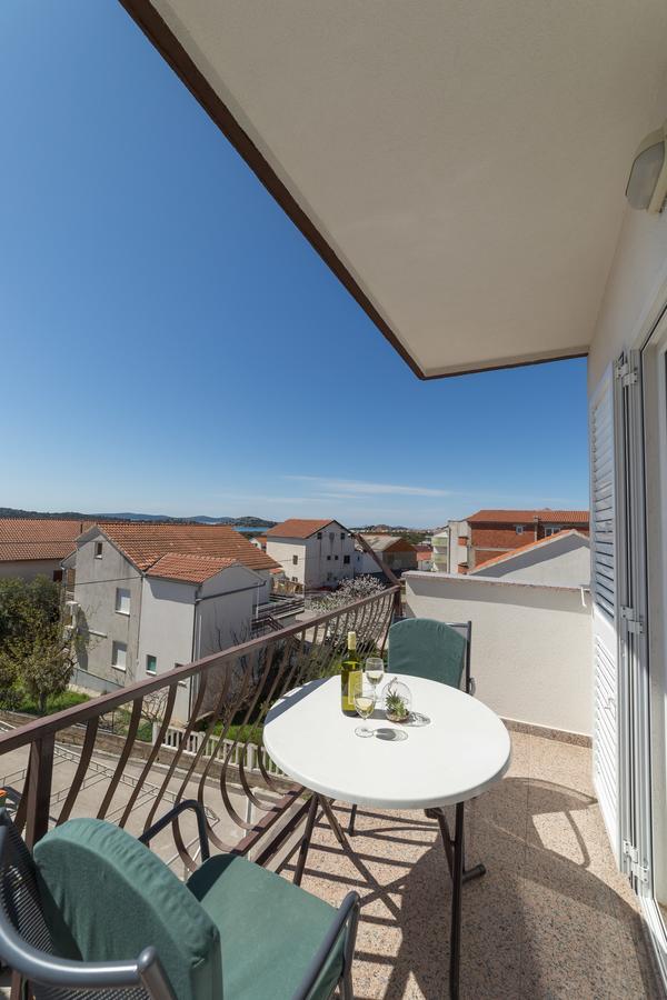 Apartments Valentino Vodice Exterior foto